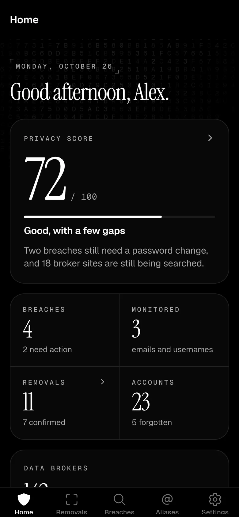 L’écran d’accueil de l’app Frame sur un téléphone : « Good afternoon, Alex », un score de confidentialité de 72 sur 100 et des tuiles pour les fuites, les identifiants surveillés, les retraits et les comptes.